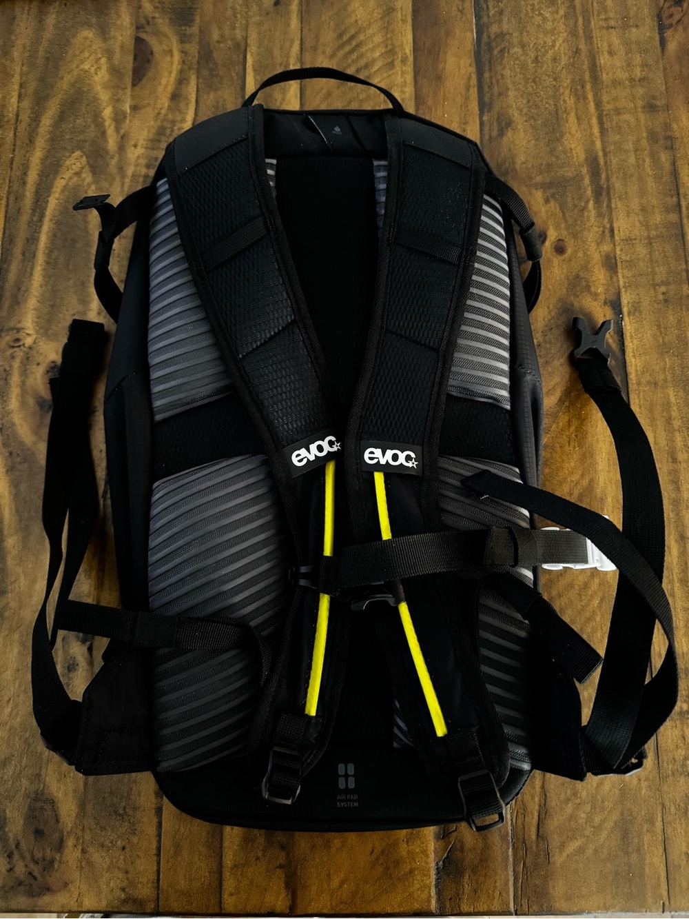 EVOC Ride 8L Backpack - Picture 4 of 7
